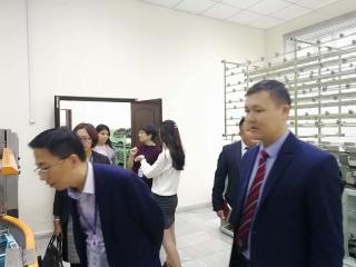 王新厚教授参观访问乌兹别克斯坦...